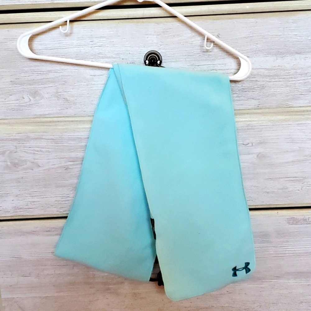 Light blue scarf